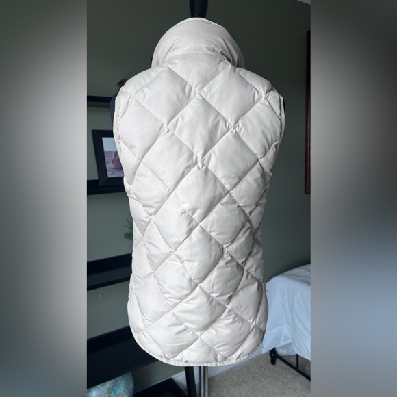 J. CREW CREAM PUFFER VEST SIZE XXS - Picture 4 of 10